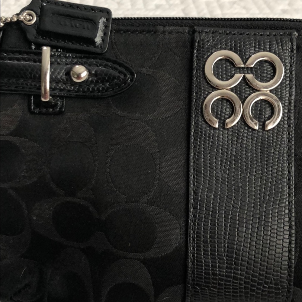 Coach wristlet - Picture 4 of 4